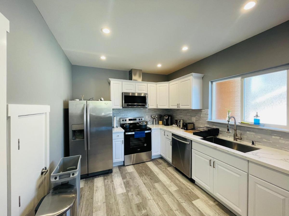 Green Lake 1St Line Home A With Central Air Conditioners 시애틀 외부 사진