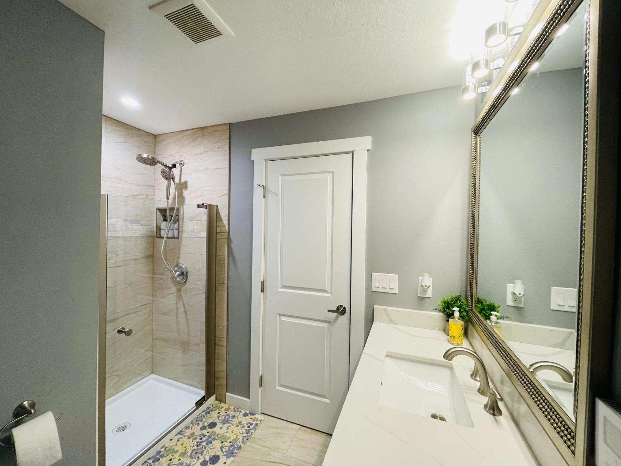 Green Lake 1St Line Home A With Central Air Conditioners 시애틀 외부 사진